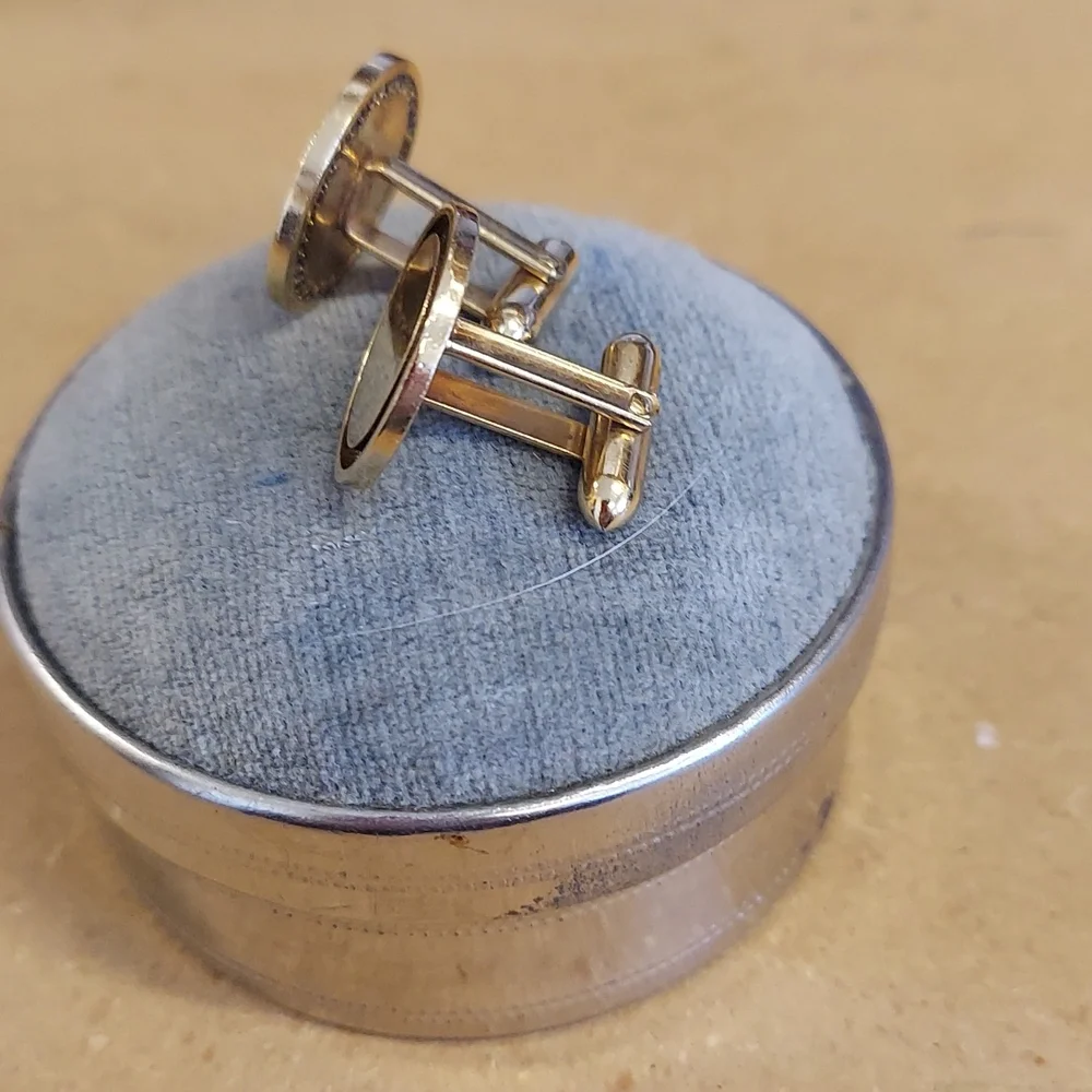 Vintage each cufflink